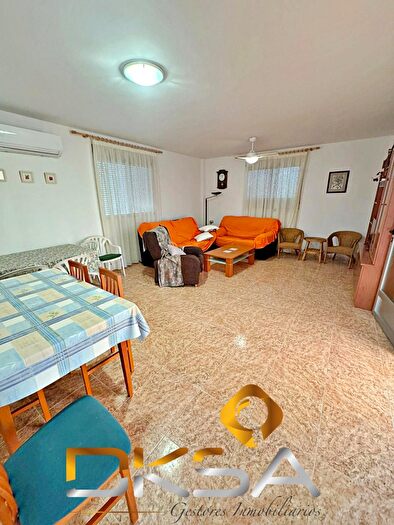 Casas en venta y pisos alquiler - 3