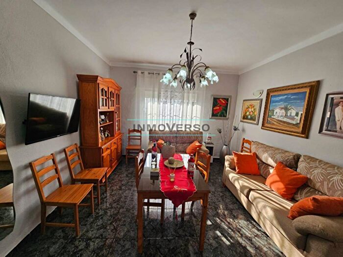 Casas en venta y pisos alquiler - 3