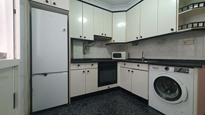 Casas en venta y pisos alquiler - 3