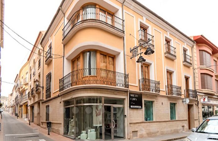Casas en venta y pisos alquiler - 1
