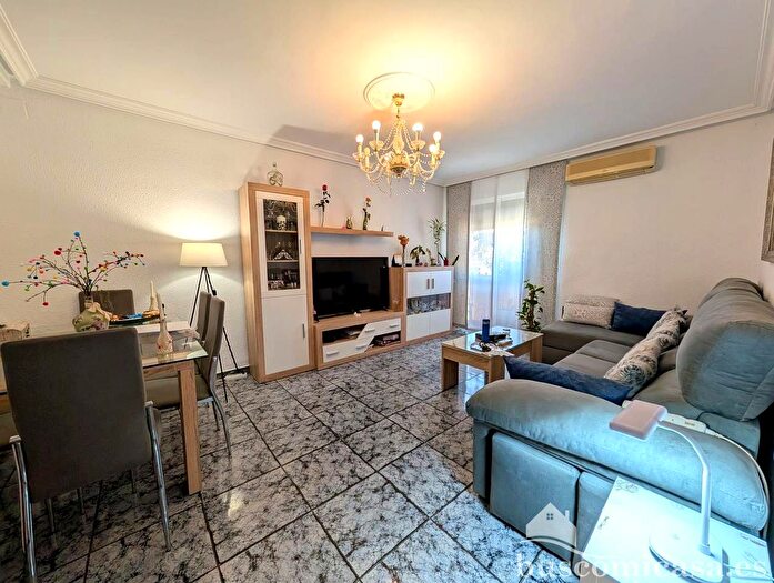 Casas en venta y pisos alquiler - 1