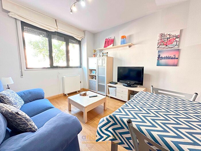 Casas en venta y pisos alquiler - 1