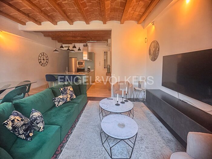 Casas en venta y pisos alquiler - 1