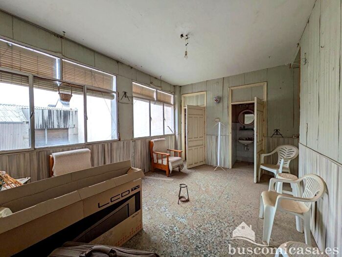 Casas en venta y pisos alquiler - 3
