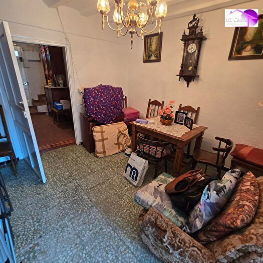 Casas en venta y pisos alquiler - 3