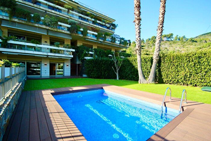 Piso en venta en Cataluña, Barcelona de 4 habitaciones