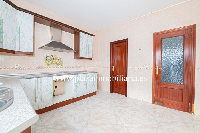 Casas en venta y pisos alquiler - 3
