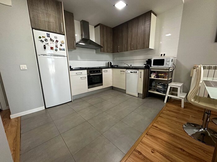 Casas en venta y pisos alquiler - 1