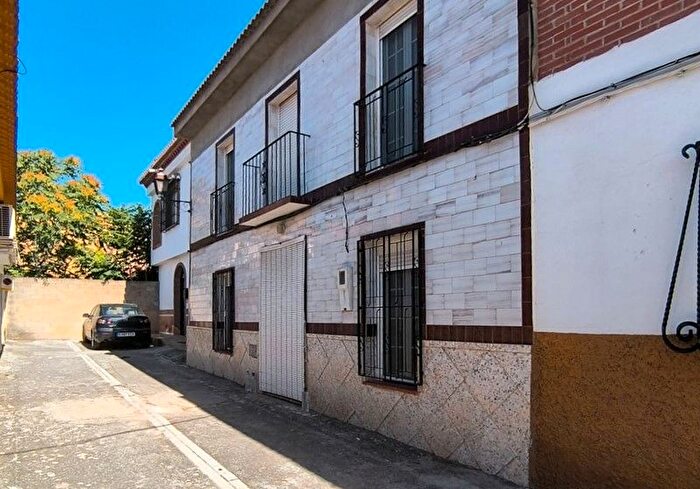 Casa en venta en Padul, Granada de 4 habitaciones