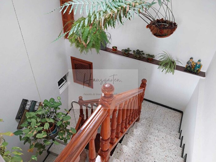 Casas en venta y pisos alquiler - 1