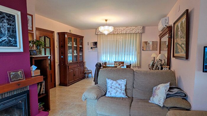 Casas en venta y pisos alquiler - 2