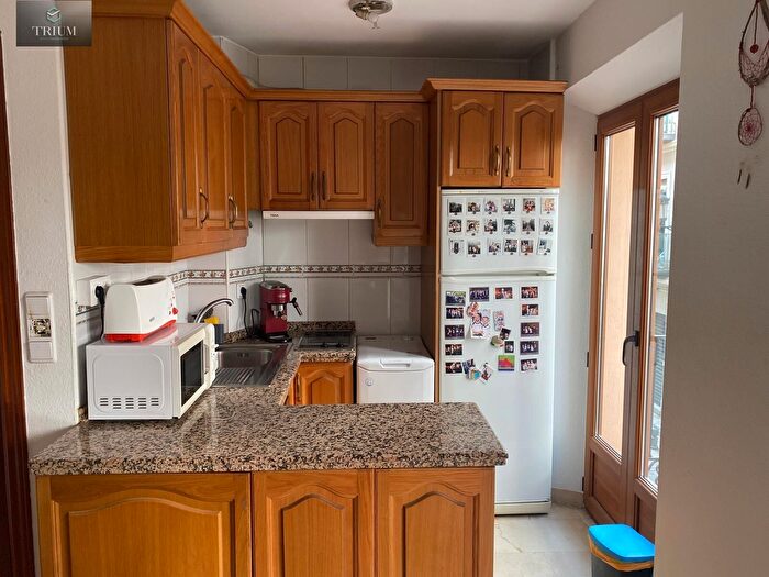 Casas en venta y pisos alquiler - 3