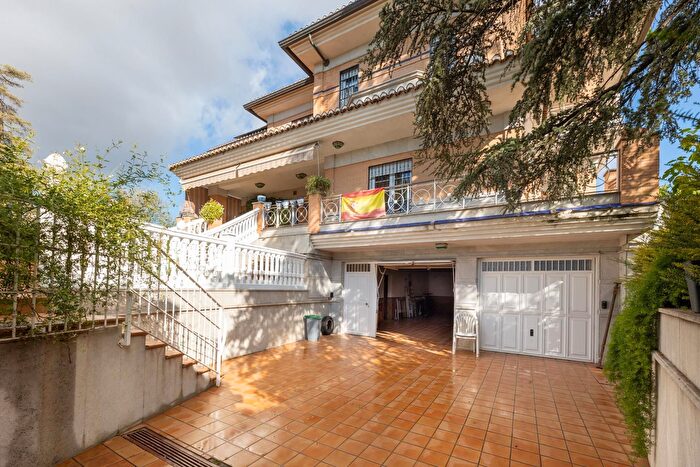Casas en venta y pisos alquiler - 3