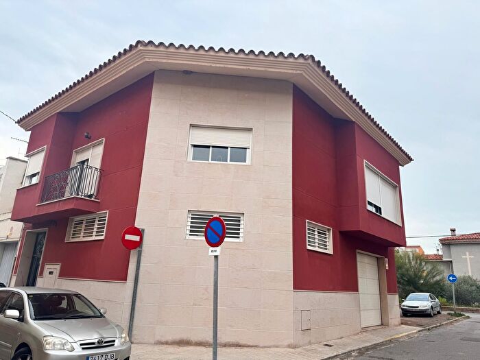 Casa en venta en Oeste, Ciutat del Transport La Salera de 4 habitaciones