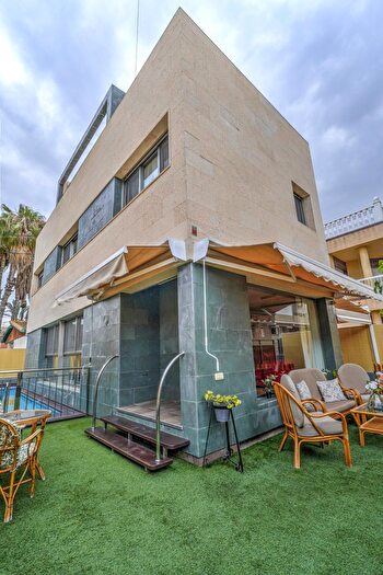 Casas en venta y pisos alquiler - 2