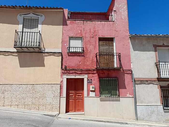 Casas en venta y pisos alquiler - 1