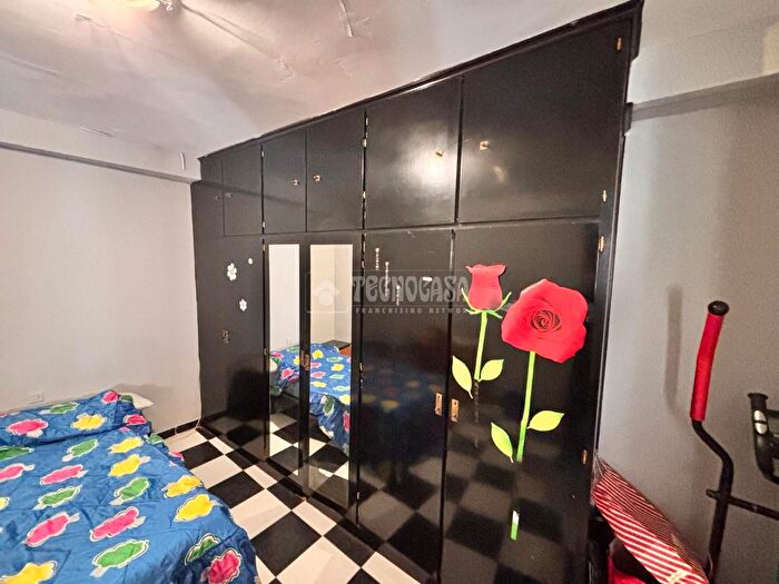 Casas en venta y pisos alquiler - 3