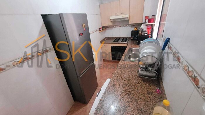 Casas en venta y pisos alquiler - 3