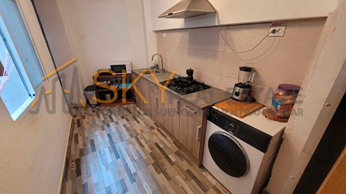 Casas en venta y pisos alquiler - 1