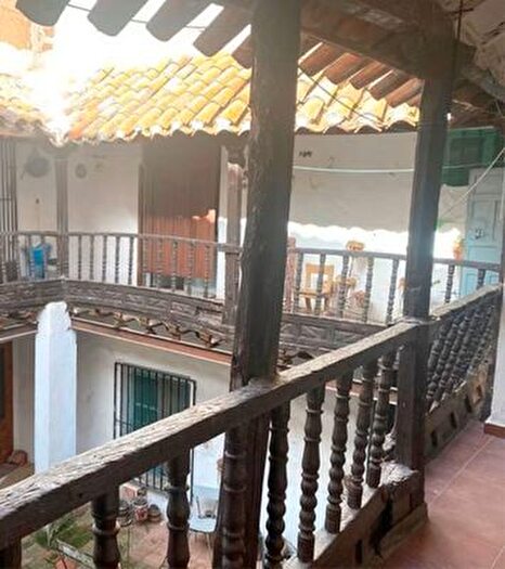 Casas en venta y pisos alquiler - 1