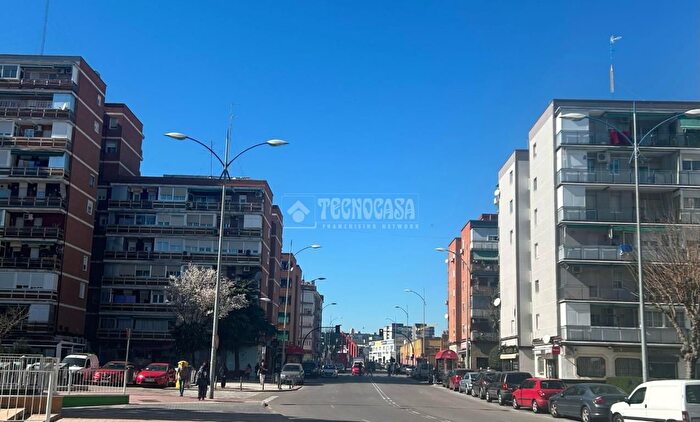 Casas en venta y pisos alquiler - 1