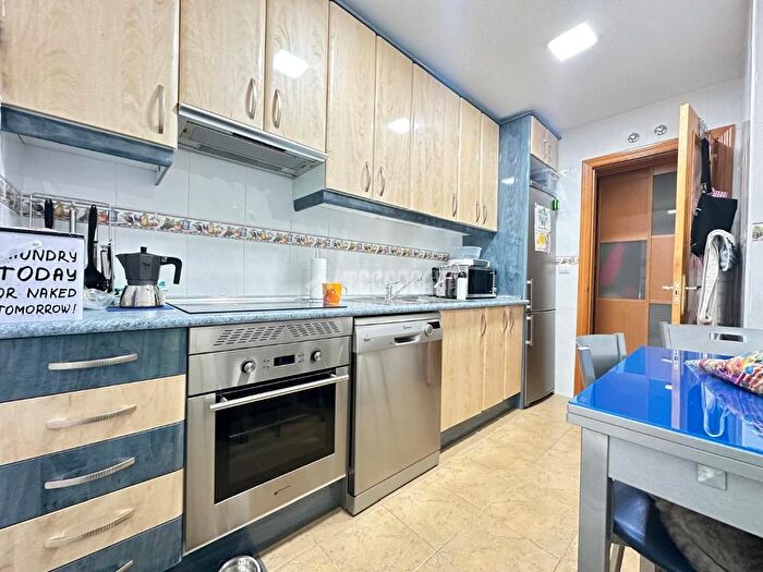 Casas en venta y pisos alquiler - 2