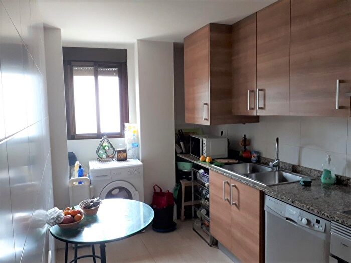Casas en venta y pisos alquiler - 3