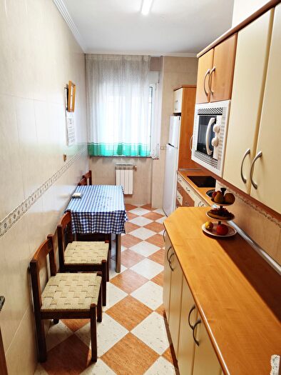 Casas en venta y pisos alquiler - 3
