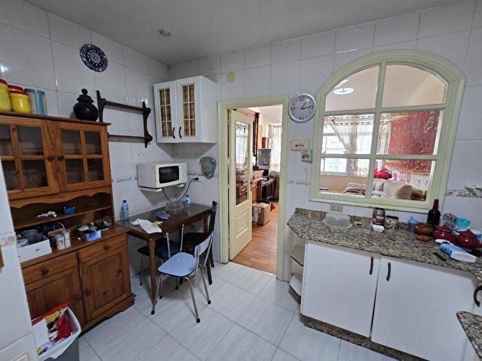 Casas en venta y pisos alquiler - 1