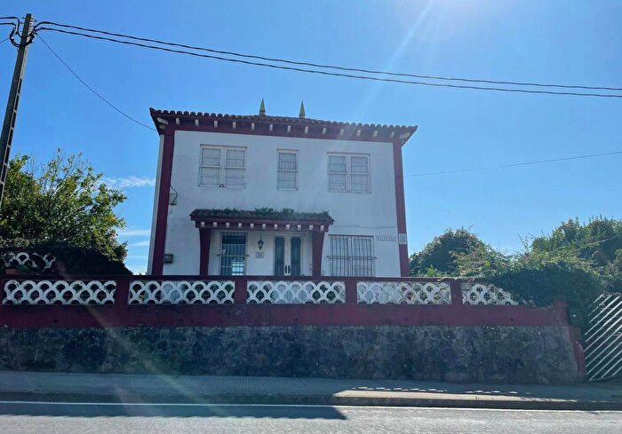 Casa en venta en Galicia, A Coruña de 5 habitaciones