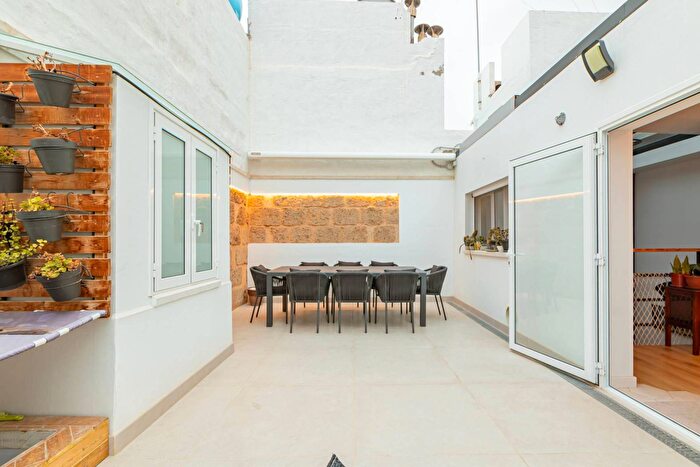 Casas en venta y pisos alquiler - 3