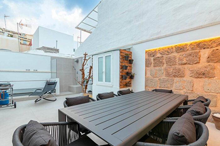 Casas en venta y pisos alquiler - 1
