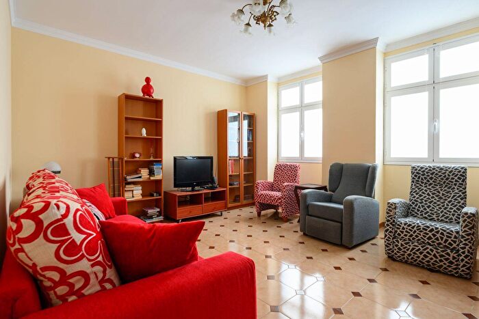 Casas en venta y pisos alquiler - 2