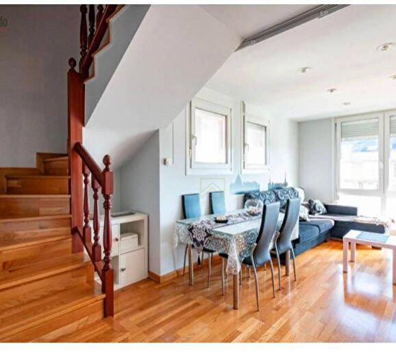 Casas en venta y pisos alquiler - 1