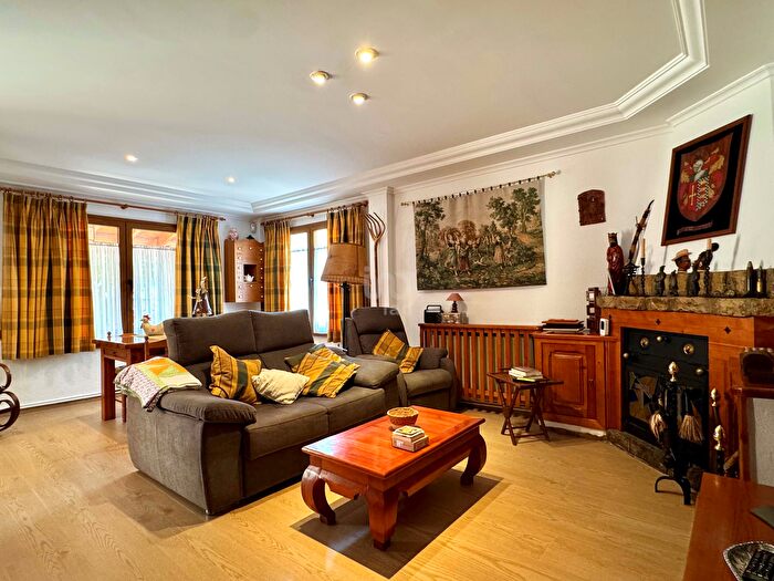 Casas en venta y pisos alquiler - 2
