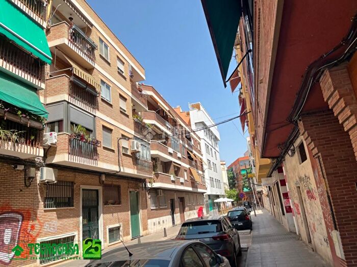 Casas en venta y pisos alquiler - 1
