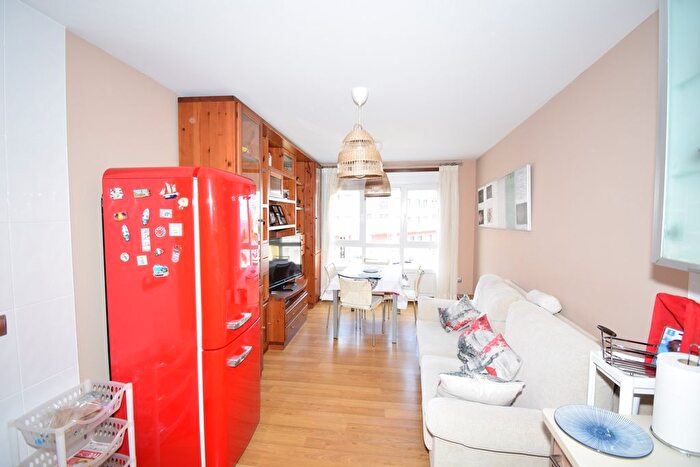 Casas en venta y pisos alquiler - 1