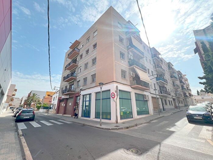 Casas en venta y pisos alquiler - 1
