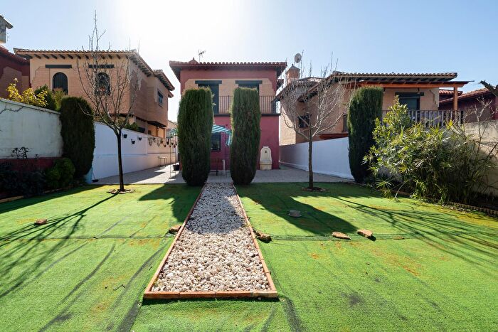 Casas en venta y pisos alquiler - 1