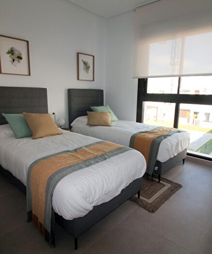 Casas en venta y pisos alquiler - 3