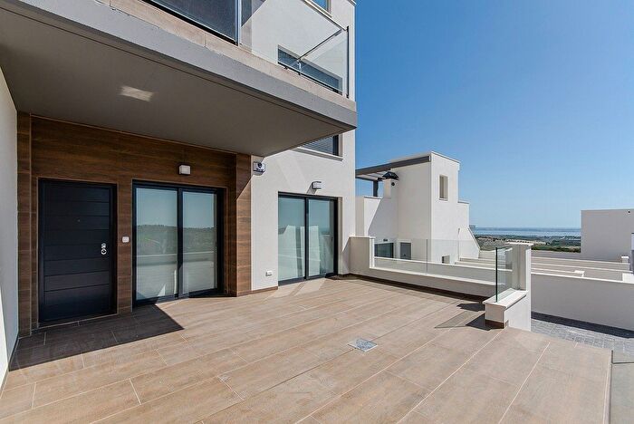 Casa en venta en San Miguel de Salinas, Alicante de 2 habitaciones