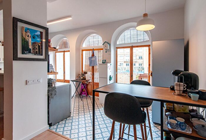 Casas en venta y pisos alquiler - 1