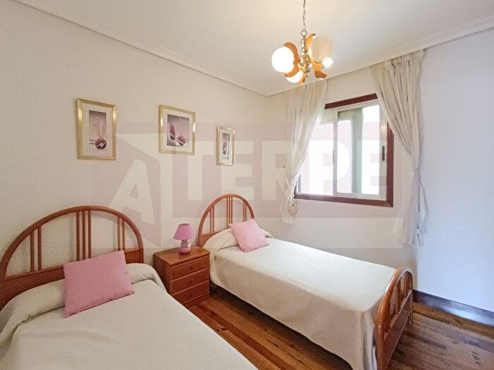 Casas en venta y pisos alquiler - 3