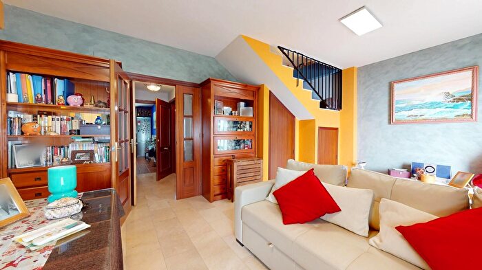 Casas en venta y pisos alquiler - 2