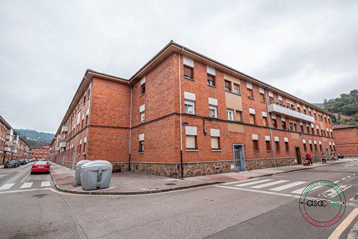 Casas en venta y pisos alquiler - 1
