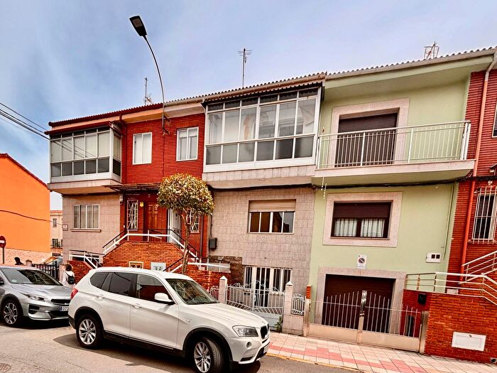 Casas en venta y pisos alquiler - 1