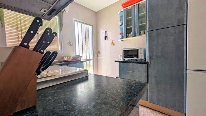 Casas en venta y pisos alquiler - 2