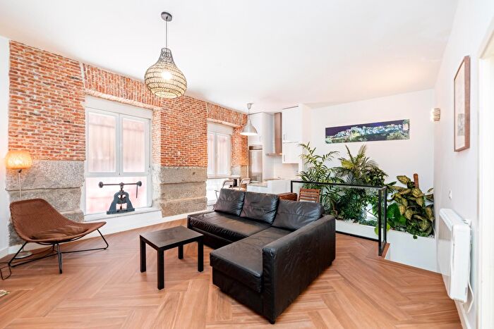 Casas en venta y pisos alquiler - 1