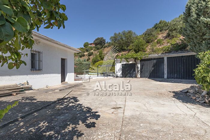 Casas en venta y pisos alquiler - 3