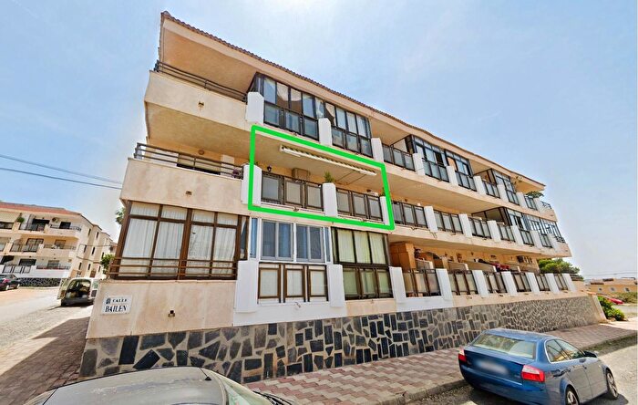 Piso en venta en Zona Carrefour Urbanizaciones, Torrevieja de 1 habitacion